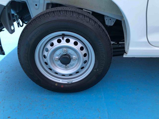 ハイゼットカーゴＤＸ　４ＷＤ　走行距離２５８８ｋｍ４ＷＤ　スマートアシスト　ＡＭ／ＦＭラジオ　マニュアルエアコン　キーレスエントリー　コーナーセンサー　アイドリングストップ　１２Ｖ電源（山形県）の中古車