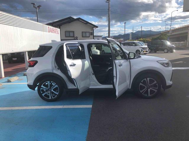 ロッキープレミアム 4WD 走行距離34701km・17インチアルミ4WD スマートアシスト カーナビ パノラマモニター デジタルメーター ステアリングスイッチ キーフリーシステム 17インチアルミホイール LEDヘッドランプ(山形県)の中古車