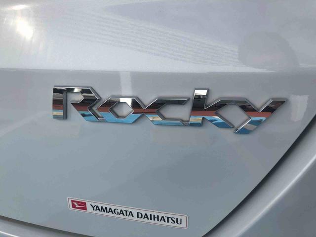 ロッキープレミアム　４ＷＤ　走行距離３４７０１ｋｍ・１７インチアルミ４ＷＤ　スマートアシスト　カーナビ　パノラマモニター　デジタルメーター　ステアリングスイッチ　キーフリーシステム　１７インチアルミホイール　ＬＥＤヘッドランプ（山形県）の中古車