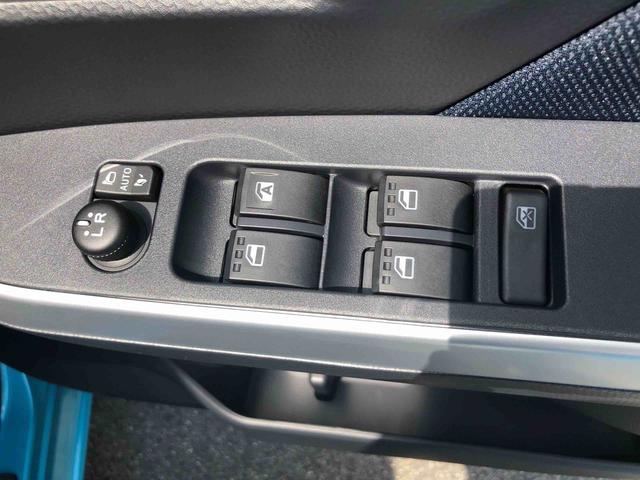 ルーミーカスタムＧ　４ＷＤ　走行１８８４ｋｍ・ディスプレイオーディオ４ＷＤ　スマートアシスト　ディスプレイオーディオ　バックモニター　オートエアコン　ステアリングスイッチ　アルミホイール　キーフリー　プッシュボタンスタート（山形県）の中古車