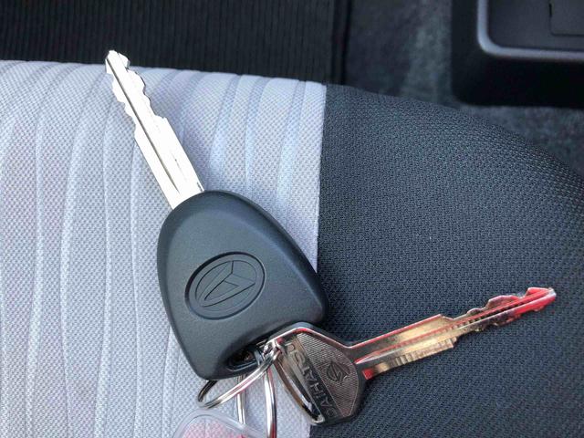 ミライースＸ　ＳＡIII　４ＷＤ　走行距離２８４０ｋｍ４ＷＤ　スマートアシスト　フルホイールキャップ　マニュアルエアコン　デジタルメーター　コーナーセンサー　キーレスエントリー（山形県）の中古車