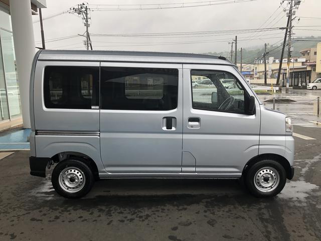 ハイゼットカーゴDX 4WD 走行距離3941km4WD スマートアシスト キーレスエントリー スチールホイール コーナーセンサー マニュアルエアコン ユースフルナット パワーウィンドウ(山形県)の中古車