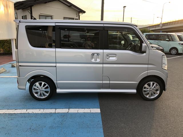 ＮＶ１００クリッパーリオ 中古車 Ｅ　４ＷＤ　走行距離１０９５４ｋｍ４ＷＤ　プッシュボタンスタート　キーフリーシステム　フロントフォグランプ　オートエアコン　アルミホイール　カーナビゲーション　スモークガラス