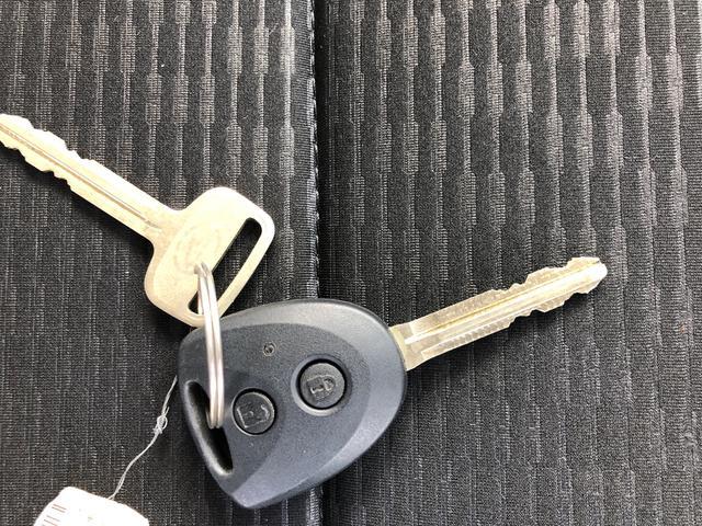 ハイゼットカーゴＤＸ　４ＷＤ　走行距離１３５０ｋｍ・ＡＭ／ＦＭラジオ４ＷＤ　スマートアシスト　ＡＭ／ＦＭラジオ　キーレスエントリー　マニュアルエアコン　コーナーセンサー　１２Ｖ電源　アイドリングストップ（山形県）の中古車