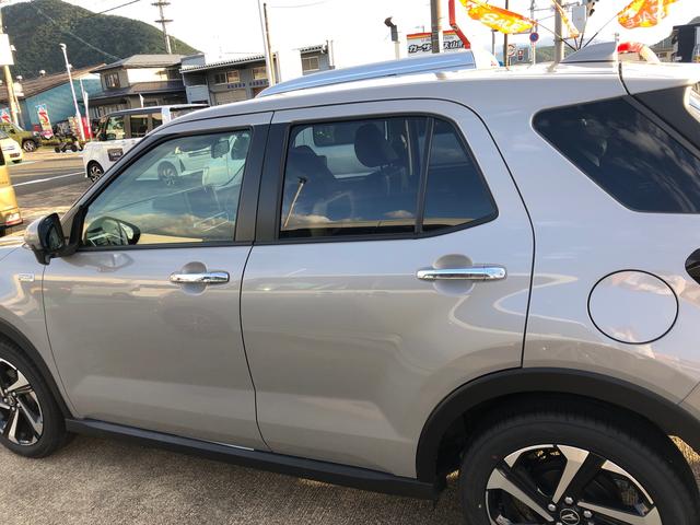 ロッキープレミアムＧ　ＨＥＶ　２ＷＤ　走行距離４４０１ｋｍ２ＷＤ　スマートアシスト　アルミホイール　ステアリングスイッチ　キーフリーシステム　セパレートシート　オートエアコン（山形県）の中古車