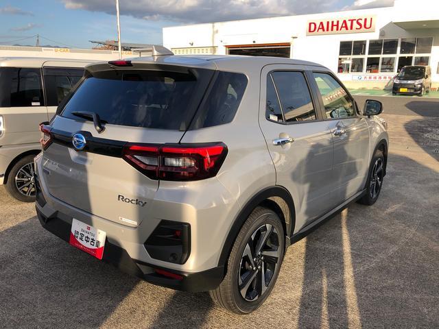 ロッキープレミアムＧ　ＨＥＶ　２ＷＤ　走行距離４４０１ｋｍ２ＷＤ　スマートアシスト　アルミホイール　ステアリングスイッチ　キーフリーシステム　セパレートシート　オートエアコン（山形県）の中古車