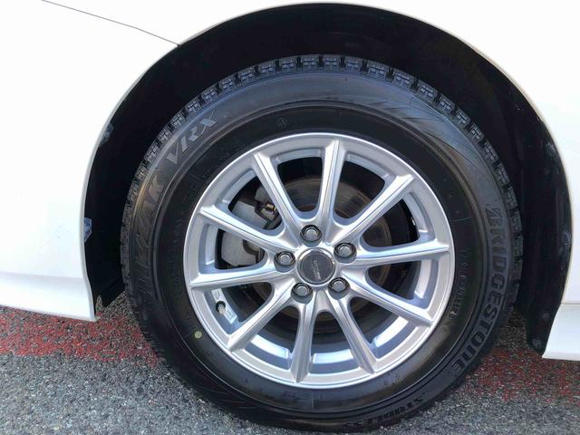 プリウスＳ　４ＷＤ　走行距離５２８１３ｋｍ４ＷＤ　ナビ　アルミホイール　ステアリングスイッチ　オートエアコン　プッシュボタンスタート　キーフリーシステム　デジタルメーター（山形県）の中古車