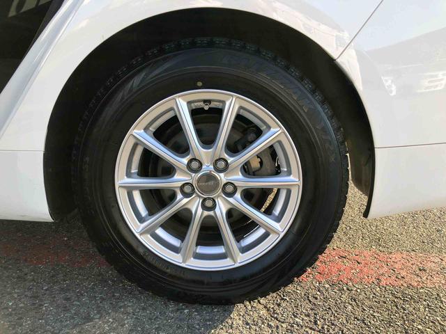 プリウスＳ　４ＷＤ　走行距離５２８１３ｋｍ４ＷＤ　ナビ　アルミホイール　ステアリングスイッチ　オートエアコン　プッシュボタンスタート　キーフリーシステム　デジタルメーター（山形県）の中古車