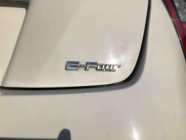 プリウスＳ　４ＷＤ　走行距離５２８１３ｋｍ４ＷＤ　ナビ　アルミホイール　ステアリングスイッチ　オートエアコン　プッシュボタンスタート　キーフリーシステム　デジタルメーター（山形県）の中古車