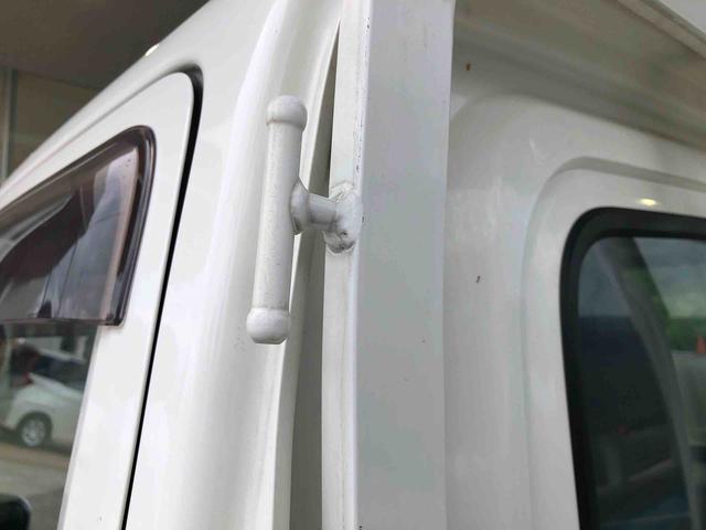 ハイゼットトラックスタンダード　４ＷＤ　走行距離４８０１０ｋｍ４ＷＤ　マニュアルシフト　ＡＭ／ＦＭラジオ　フロントフォグランプ　マニュアルエアコン　ゲートプロテクター　バッテリーカバー（山形県）の中古車