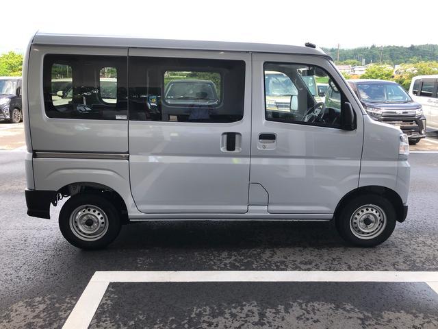ハイゼットカーゴＤＸ　４ＷＤ　走行距離２０９６ｋｍ４ＷＤ　スマートアシスト　キーレスエントリー　オーバーヘッドシェルフ　アッパートレイ　撥水フルファブリック表皮　ユースフルナット　ＡＭ／ＦＭラジオ（山形県）の中古車