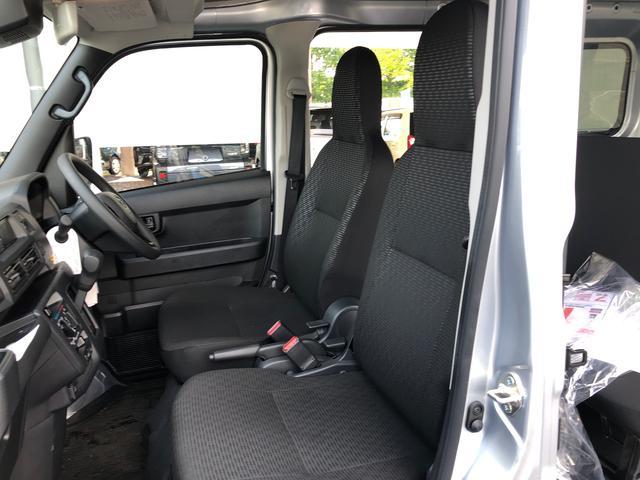 ハイゼットカーゴＤＸ　４ＷＤ　走行距離２０９６ｋｍ４ＷＤ　スマートアシスト　キーレスエントリー　オーバーヘッドシェルフ　アッパートレイ　撥水フルファブリック表皮　ユースフルナット　ＡＭ／ＦＭラジオ（山形県）の中古車