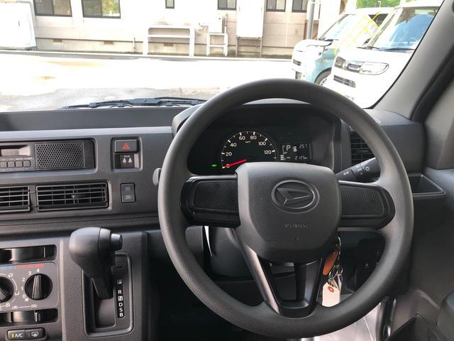 ハイゼットカーゴＤＸ　４ＷＤ　走行距離２０９６ｋｍ４ＷＤ　スマートアシスト　キーレスエントリー　オーバーヘッドシェルフ　アッパートレイ　撥水フルファブリック表皮　ユースフルナット　ＡＭ／ＦＭラジオ（山形県）の中古車