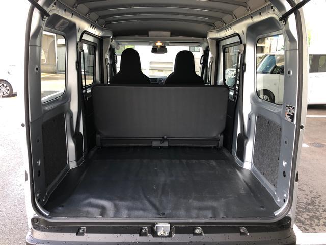 ハイゼットカーゴＤＸ　４ＷＤ　走行距離２０９６ｋｍ４ＷＤ　スマートアシスト　キーレスエントリー　オーバーヘッドシェルフ　アッパートレイ　撥水フルファブリック表皮　ユースフルナット　ＡＭ／ＦＭラジオ（山形県）の中古車