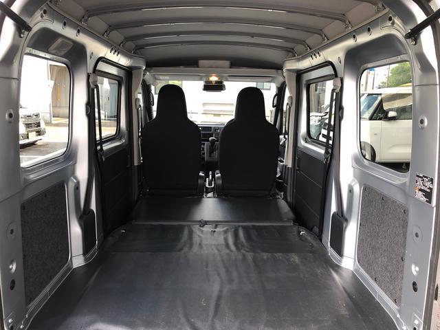 ハイゼットカーゴＤＸ　４ＷＤ　走行距離２０９６ｋｍ４ＷＤ　スマートアシスト　キーレスエントリー　オーバーヘッドシェルフ　アッパートレイ　撥水フルファブリック表皮　ユースフルナット　ＡＭ／ＦＭラジオ（山形県）の中古車