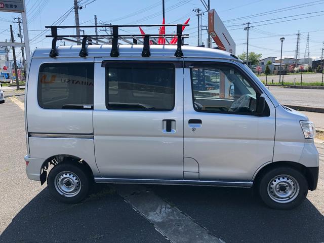ハイゼットカーゴデラックスＳＡIII４ＷＤ　スマートアシスト　ＦＭ／ＡＭラジオ　マニュアルエアコン　キーレスエントリー　オーバーヘッドコンソール　アイドリングストップ（山形県）の中古車