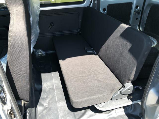ハイゼットカーゴデラックスＳＡIII４ＷＤ　スマートアシスト　ＦＭ／ＡＭラジオ　マニュアルエアコン　キーレスエントリー　オーバーヘッドコンソール　アイドリングストップ（山形県）の中古車