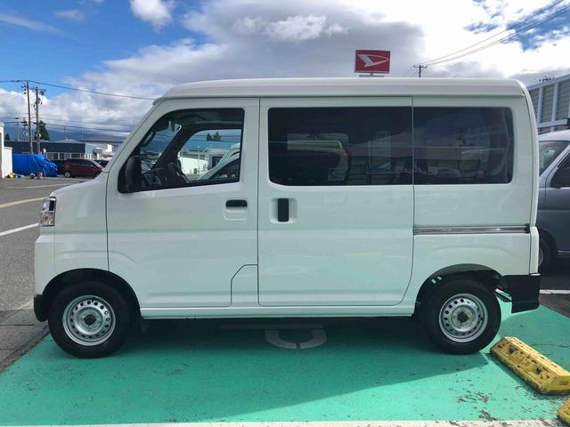 ハイゼットカーゴＤＸ　４ＷＤ　走行距離８７６ｋｍ・ＡＭ／ＦＭラジオ４ＷＤ　スマートアシスト　ＡＭ／ＦＭラジオ　マニュアルエアコン　キーレスエントリー　両側スライドドア　アイドリングストップ　コーナーセンサー（山形県）の中古車