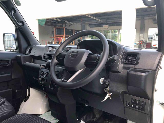 ハイゼットカーゴＤＸ　４ＷＤ　走行距離８７６ｋｍ・ＡＭ／ＦＭラジオ４ＷＤ　スマートアシスト　ＡＭ／ＦＭラジオ　マニュアルエアコン　キーレスエントリー　両側スライドドア　アイドリングストップ　コーナーセンサー（山形県）の中古車