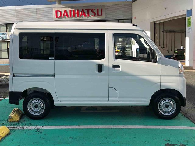 ハイゼットカーゴＤＸ　４ＷＤ　走行距離５９１ｋｍ・ＡＭ／ＦＭラジオ４ＷＤ　スマートアシスト　ＡＭ／ＦＭラジオ　コーナーセンサー　アイドリングストップ　マニュアルエアコン　キーレスエントリー　両側スライドドア（山形県）の中古車