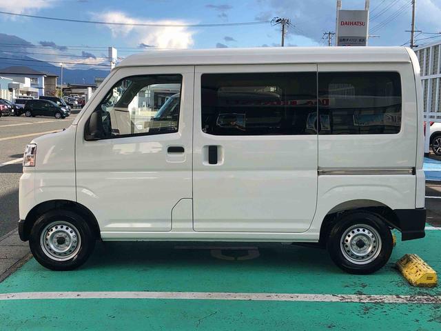 ハイゼットカーゴＤＸ　４ＷＤ　走行距離５９１ｋｍ・ＡＭ／ＦＭラジオ４ＷＤ　スマートアシスト　ＡＭ／ＦＭラジオ　コーナーセンサー　アイドリングストップ　マニュアルエアコン　キーレスエントリー　両側スライドドア（山形県）の中古車