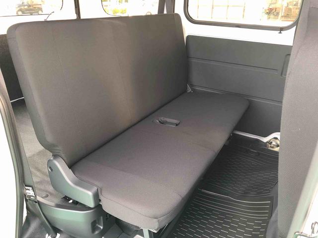 ハイゼットカーゴＤＸ　４ＷＤ　走行距離５９１ｋｍ・ＡＭ／ＦＭラジオ４ＷＤ　スマートアシスト　ＡＭ／ＦＭラジオ　コーナーセンサー　アイドリングストップ　マニュアルエアコン　キーレスエントリー　両側スライドドア（山形県）の中古車