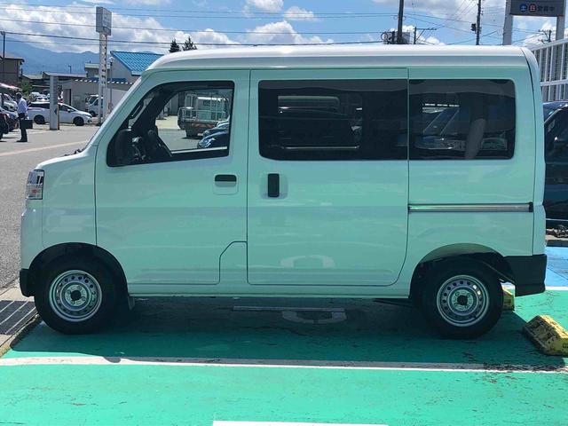 ハイゼットカーゴＤＸ　４ＷＤ　走行距離４７４ｋｍ・ＡＭ／ＦＭラジオ４ＷＤ　スマートアシスト　コーナーセンサー　ＡＭ／ＦＭラジオ　マニュアルエアコン　キーレスエントリー　アイドリングストップ　両側スライドドア（山形県）の中古車