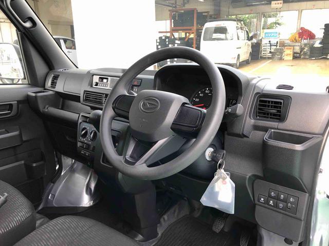 ハイゼットカーゴＤＸ　４ＷＤ　走行距離３６６０ｋｍ４ＷＤ　スマートアシスト　ＡＭ／ＦＭラジオ　キーレスエントリー　スチールホイール　マニュアルエアコン　コーナーセンサー　ユースフルナット（山形県）の中古車
