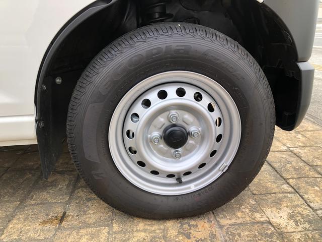 ハイゼットカーゴＤＸ　４ＷＤ　走行距離５８０ｋｍ・ＡＭ／ＦＭラジオ４ＷＤ　スマートアシスト　マニュアルエアコン　ＡＭ／ＦＭラジオ　キーレスエントリー　セパレートシート（山形県）の中古車