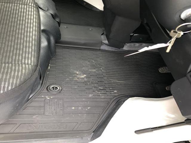 ハイゼットカーゴＤＸ　４ＷＤ　走行距離５８０ｋｍ・ＡＭ／ＦＭラジオ４ＷＤ　スマートアシスト　マニュアルエアコン　ＡＭ／ＦＭラジオ　キーレスエントリー　セパレートシート（山形県）の中古車