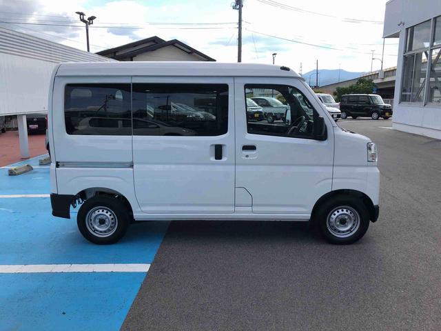ハイゼットカーゴＤＸ　４ＷＤ　走行距離９９４ｋｍ・ＡＭ／ＦＭラジオ４ＷＤ　スマートアシスト　ＡＭ／ＦＭラジオ　コーナーセンサー　マニュアルエアコン　キーレスエントリー　アイドリングストップ（山形県）の中古車