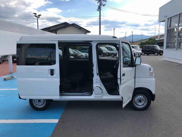 ハイゼットカーゴＤＸ　４ＷＤ　走行距離９９４ｋｍ・ＡＭ／ＦＭラジオ４ＷＤ　スマートアシスト　ＡＭ／ＦＭラジオ　コーナーセンサー　マニュアルエアコン　キーレスエントリー　アイドリングストップ（山形県）の中古車