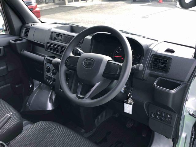 ハイゼットカーゴDX 4WD 走行距離5577km・AM/FMラジオ4WD スマートアシスト キーレスエントリー コーナーセンサー マニュアルエアコン AM/FMラジオ オーバーヘッドコンソール(山形県)の中古車