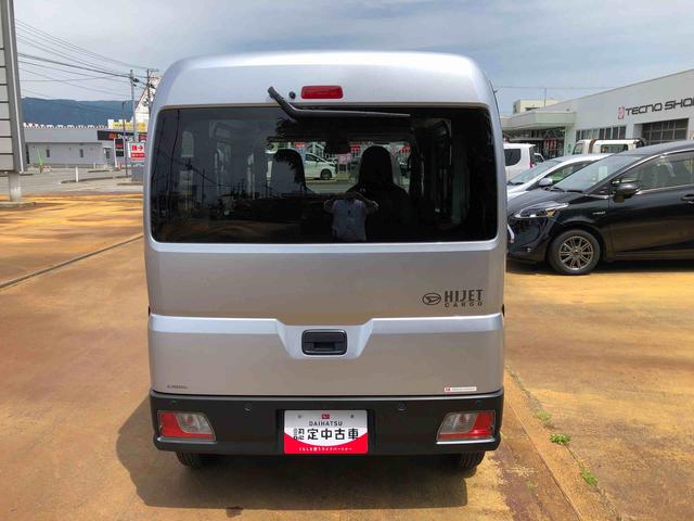 ハイゼットカーゴＤＸ　４ＷＤ　走行距離３０００ｋｍ・ＡＭ／ＦＭラジオ４ＷＤ　スマートアシスト　マニュアルエアコン　コーナーセンサー　ＡＭ／ＦＭラジオ　１２Ｖ電源　キーレスエントリー（山形県）の中古車