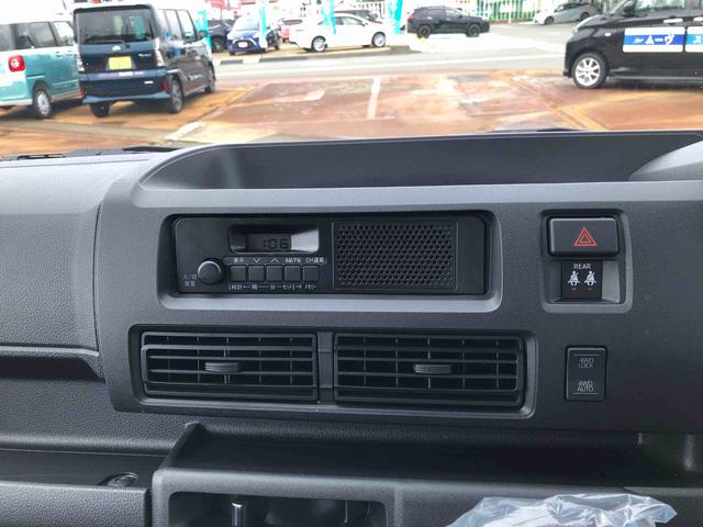 ハイゼットカーゴＤＸ　４ＷＤ　走行距離４８８６ｋｍ４ＷＤ　スマートアシスト　ＡＭ／ＦＭラジオ　コーナーセンサー　キーレスエントリー　マニュアルエアコン（山形県）の中古車