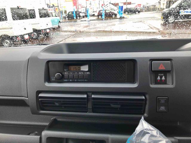 ハイゼットカーゴＤＸ　４ＷＤ　走行距離１１４３ｋｍ・ＡＭ／ＦＭラジオ４ＷＤ　スマートアシスト　ＡＭ／ＦＭラジオ　コーナーセンサー　キーレスエントリー　マニュアルエアコン　パワーウィンドウ　スチールホイール（山形県）の中古車