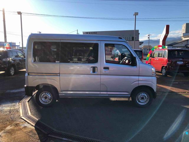 ハイゼットカーゴＤＸ　４ＷＤ　走行距離２１６３ｋｍ４ＷＤ　スマートアシスト　ＡＭ／ＦＭラジオ　キーレスエントリー　スチールホイール　マニュアルエアコン　パワーウィンドウ　コーナーセンサー（山形県）の中古車