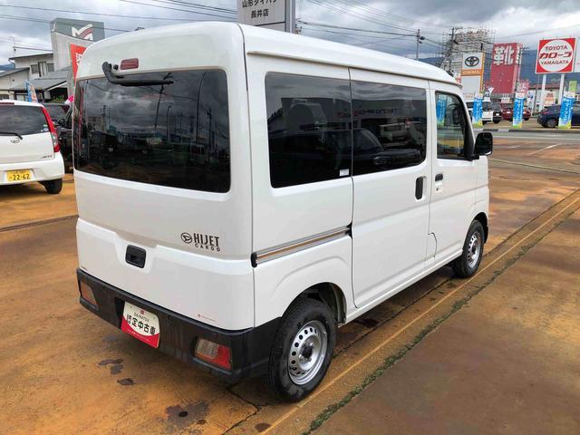 ハイゼットカーゴＤＸ　４ＷＤ　走行距離１３８６２ｋｍ４ＷＤ　スマートアシスト　キーレスエントリー　オーバーヘッドシェルフ　アッパートレイ　ユースフルナット　撥水フルファブリックシート表皮　ＡＭ／ＦＭラジオ（山形県）の中古車