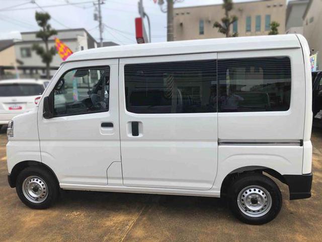 ハイゼットカーゴＤＸ　４ＷＤ　走行距離４５６８ｋｍ・ＡＭ／ＦＭラジオ４ＷＤ　スマートアシスト　ＡＭ／ＦＭラジオ　マニュアルエアコン　スチールホイール　スーパーＵＶカットガラス　アイドリングストップ（山形県）の中古車
