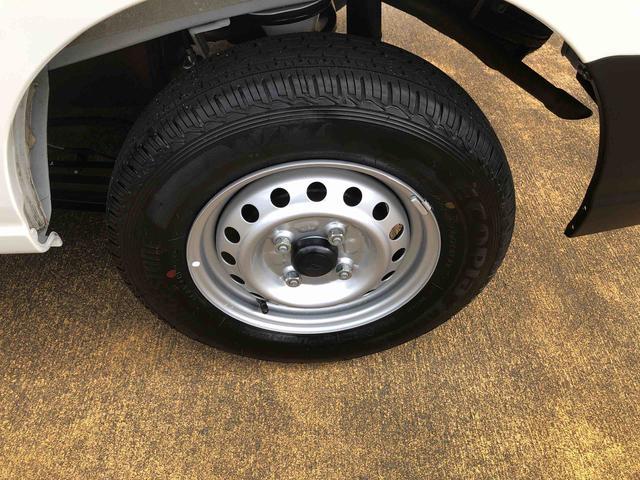 ハイゼットカーゴＤＸ　４ＷＤ　走行距離４５６８ｋｍ・ＡＭ／ＦＭラジオ４ＷＤ　スマートアシスト　ＡＭ／ＦＭラジオ　マニュアルエアコン　スチールホイール　スーパーＵＶカットガラス　アイドリングストップ（山形県）の中古車