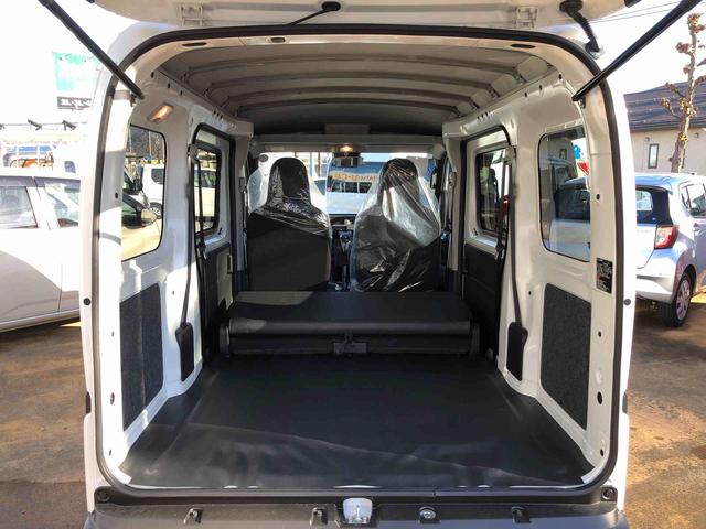 ハイゼットカーゴＤＸ　４ＷＤ　走行距離６ｋｍ・ＡＭ／ＦＭラジオ４ＷＤ　スマートアシスト　ＡＭ／ＦＭラジオ　スチールホイール　コーナーセンサー　マニュアルエアコン　キーレスエントリー（山形県）の中古車