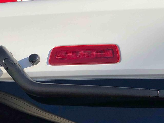 ハイゼットカーゴＤＸ　４ＷＤ　走行距離６ｋｍ・ＡＭ／ＦＭラジオ４ＷＤ　スマートアシスト　ＡＭ／ＦＭラジオ　スチールホイール　コーナーセンサー　マニュアルエアコン　キーレスエントリー（山形県）の中古車