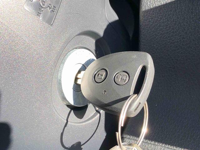 ハイゼットカーゴＤＸ　４ＷＤ　走行距離６ｋｍ・ＡＭ／ＦＭラジオ４ＷＤ　スマートアシスト　ＡＭ／ＦＭラジオ　スチールホイール　コーナーセンサー　マニュアルエアコン　キーレスエントリー（山形県）の中古車