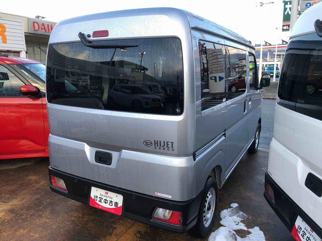 ハイゼットカーゴＤＸ　４ＷＤ　走行距離５６１４ｋｍ・ＡＭ／ＦＭラジオ４ＷＤ　スマートアシスト　ＡＭ／ＦＭラジオ　キーレスエントリー　スチールホイール　コーナーセンサー　マニュアルエアコン　オートライト（山形県）の中古車