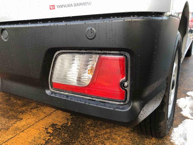 ハイゼットカーゴＤＸ　４ＷＤ　走行距離５６１４ｋｍ・ＡＭ／ＦＭラジオ４ＷＤ　スマートアシスト　ＡＭ／ＦＭラジオ　キーレスエントリー　スチールホイール　コーナーセンサー　マニュアルエアコン　オートライト（山形県）の中古車