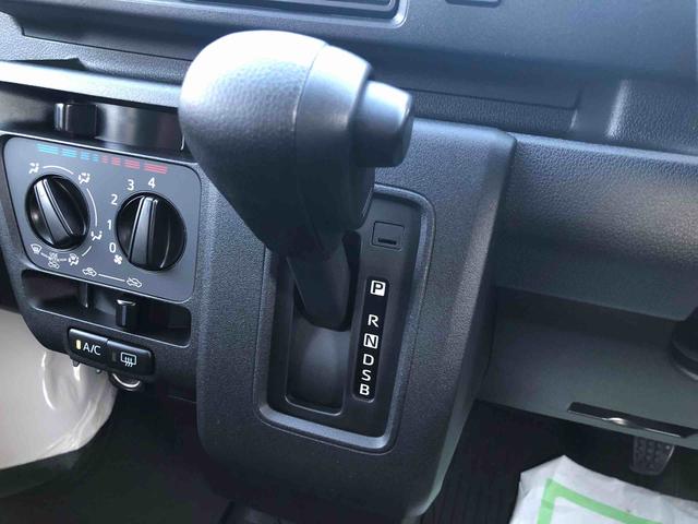 ハイゼットカーゴＤＸ　４ＷＤ　走行距離４９５９ｋｍ４ＷＤ　スマートアシスト　ＡＭ／ＦＭラジオ　キーレスエントリー　スチールホイール　マニュアルエアコン　コーナーセンサー　ユースフルナット（山形県）の中古車
