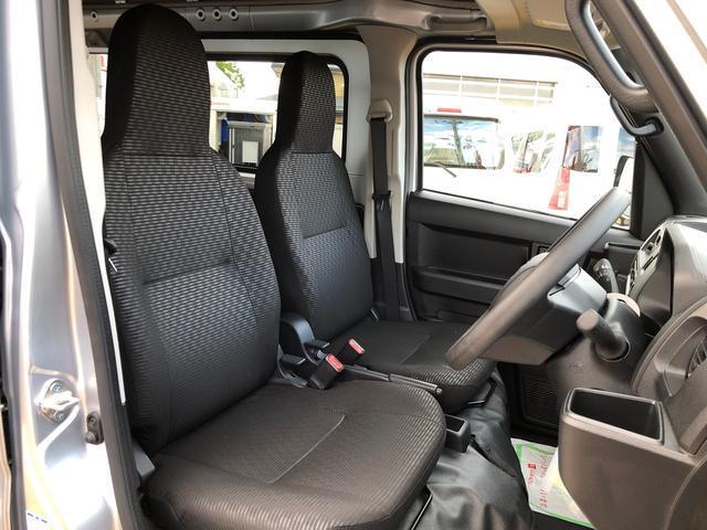 ハイゼットカーゴＤＸ　４ＷＤ　走行距離４８０９ｋｍ４ＷＤ　スマートアシスト　キーレスエントリー　アッパートレイ　オーバーヘッドシェルフ　撥水フルファブリックシート表皮　ＡＭ／ＦＭラジオ（山形県）の中古車