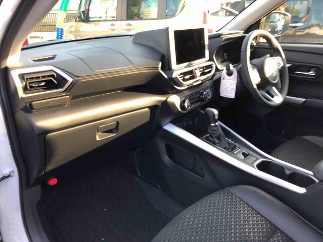 ロッキープレミアムＧ　ＨＥＶ　２ＷＤ　走行距離１５６１ｋｍ２ＷＤ　ハイブリッド車　スマートアシスト　電動パーキングブレーキ　運転席助手席シートヒーター　本革巻ステアリングホイール　１７インチアルミホイール（山形県）の中古車
