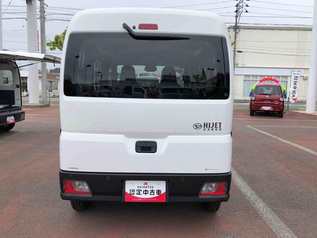 ハイゼットカーゴＤＸ　４ＷＤ　走行距離６０００ｋｍ・ＡＭ／ＦＭラジオ４ＷＤ　スマートアシスト　コーナーセンサー　ＡＭ／ＦＭラジオ　キーレスエントリー　マニュアルエアコン　セパレートシート　１２Ｖ電源（山形県）の中古車