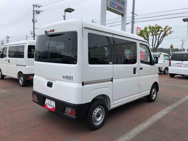 ハイゼットカーゴＤＸ　４ＷＤ　走行距離６０００ｋｍ・ＡＭ／ＦＭラジオ４ＷＤ　スマートアシスト　コーナーセンサー　ＡＭ／ＦＭラジオ　キーレスエントリー　マニュアルエアコン　セパレートシート　１２Ｖ電源（山形県）の中古車